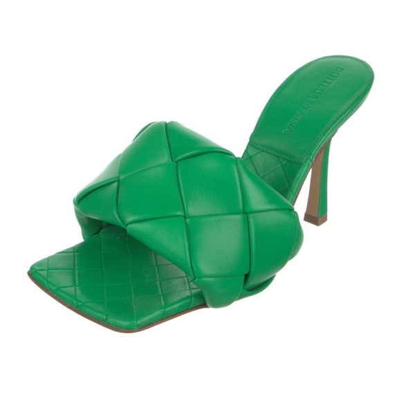 Bottega Veneta
Leather Slides
Women's Size: 5 | IT 35 - Picture 2 of 5